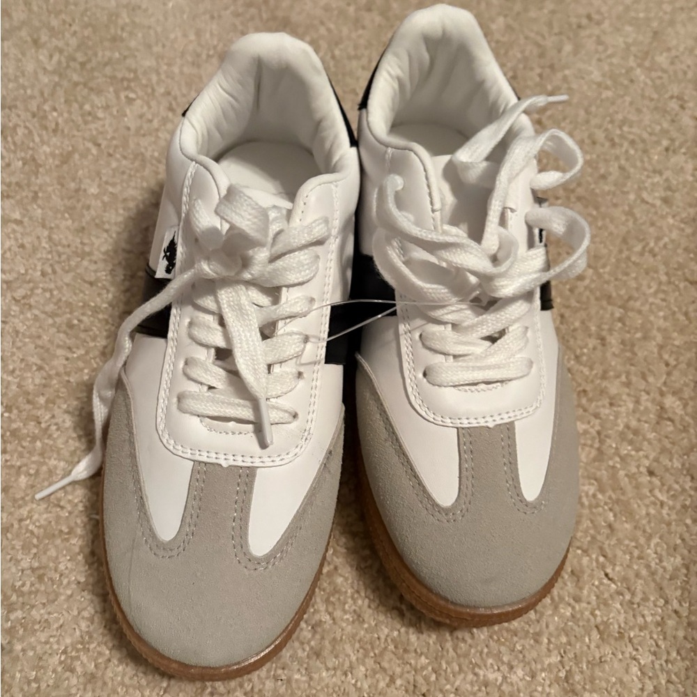 Rocket dog sneakers
